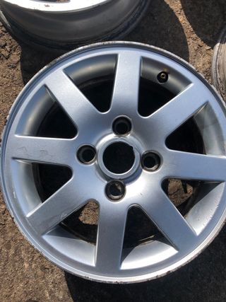 4 Llantas Ford 16" usadas