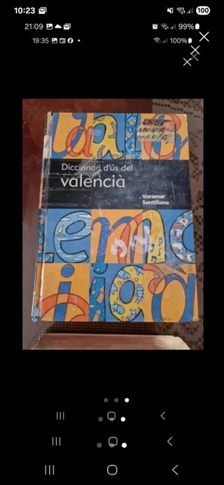 Diccionarios escolares por 5 euros la unidad.