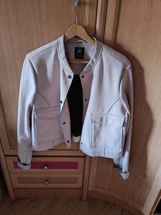 Chaqueta antelina rosa