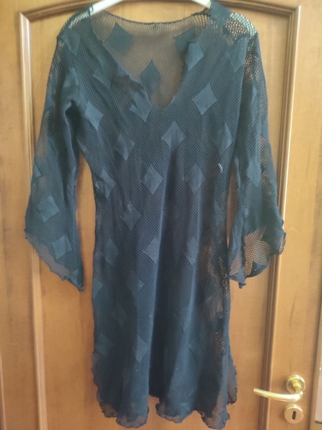 Maglia nera traforata