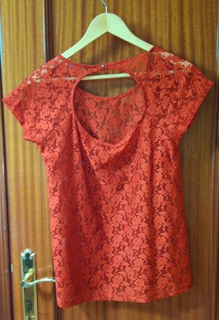 Camisa roja PullBear encaje