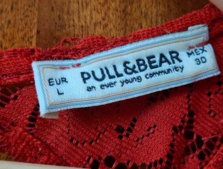 Camisa roja PullBear encaje