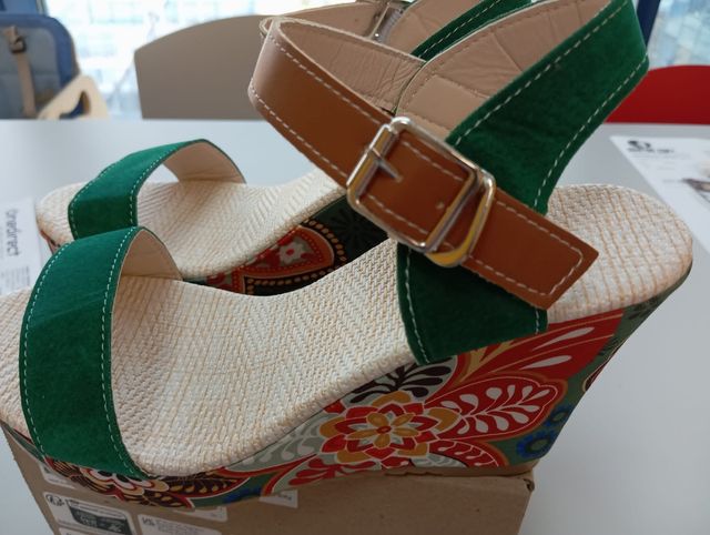 Sandalias cuña multicolor