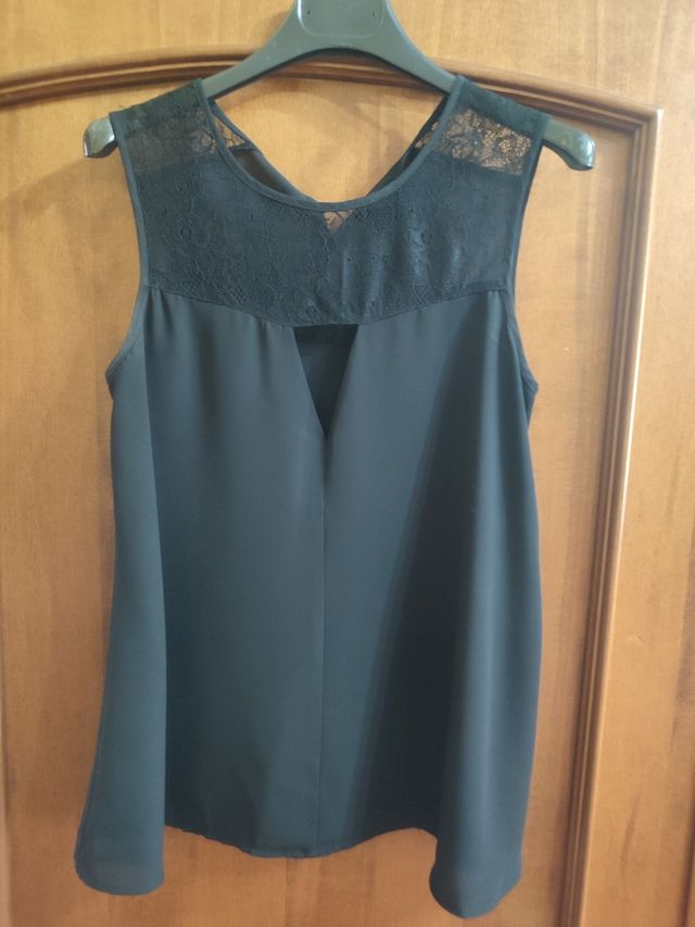Top nero in pizzo