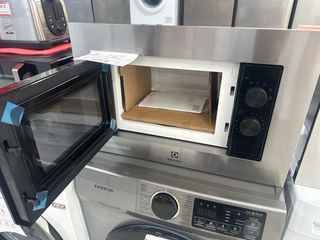 Microondas AEG - 700W - Acero inoxidable