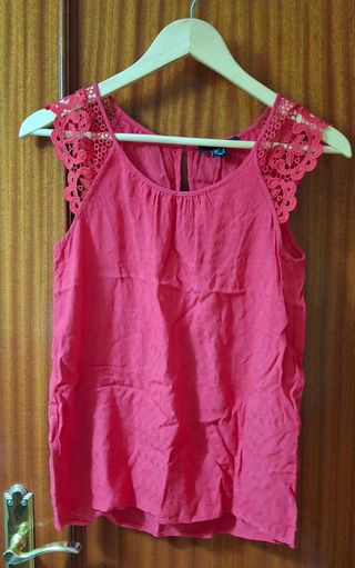 Top rojo Primark sin mangas