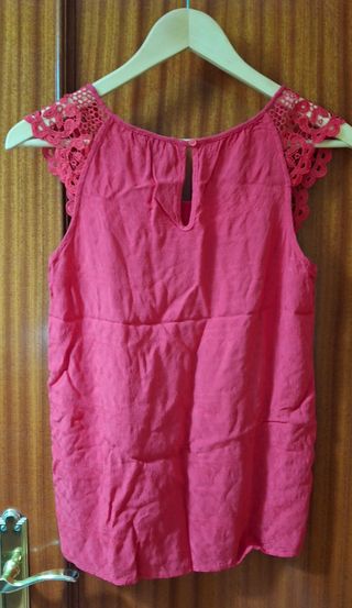Top rojo Primark sin mangas