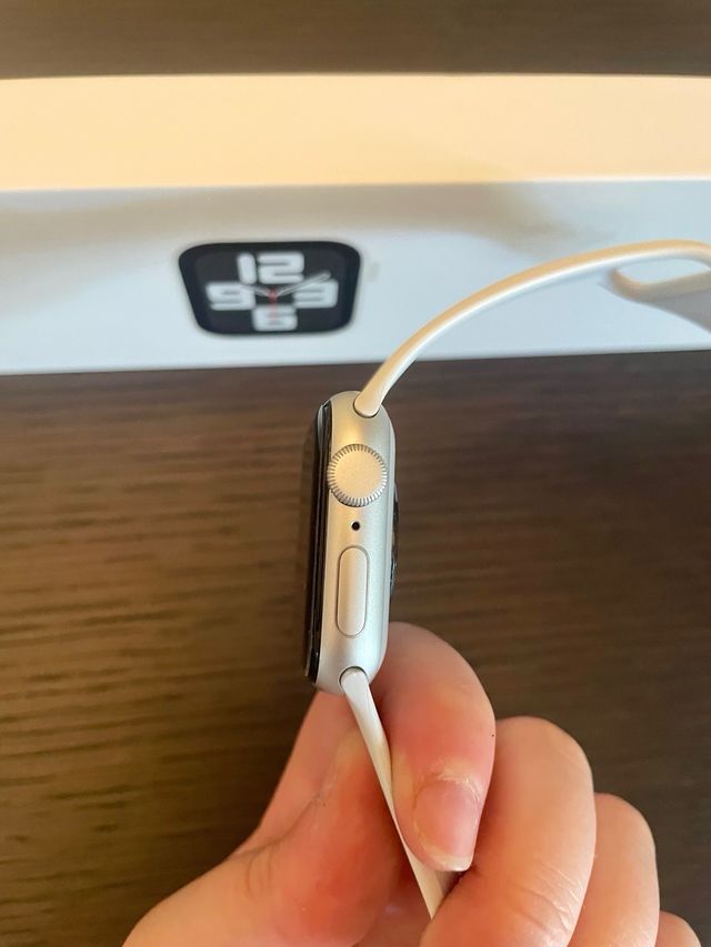 apple watch SE 40mm silver