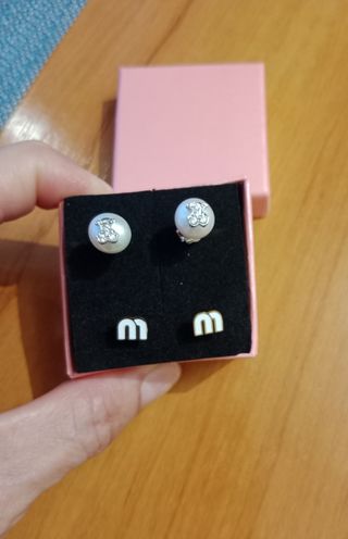 Dos pares de pendientes nuevos 