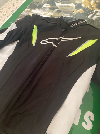 Chaqueta moto Alpinestars: negra y blanca