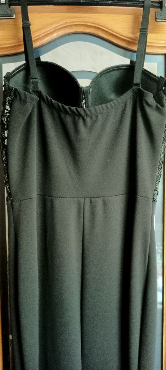 VESTIDO NEGRO DE FIESTA.