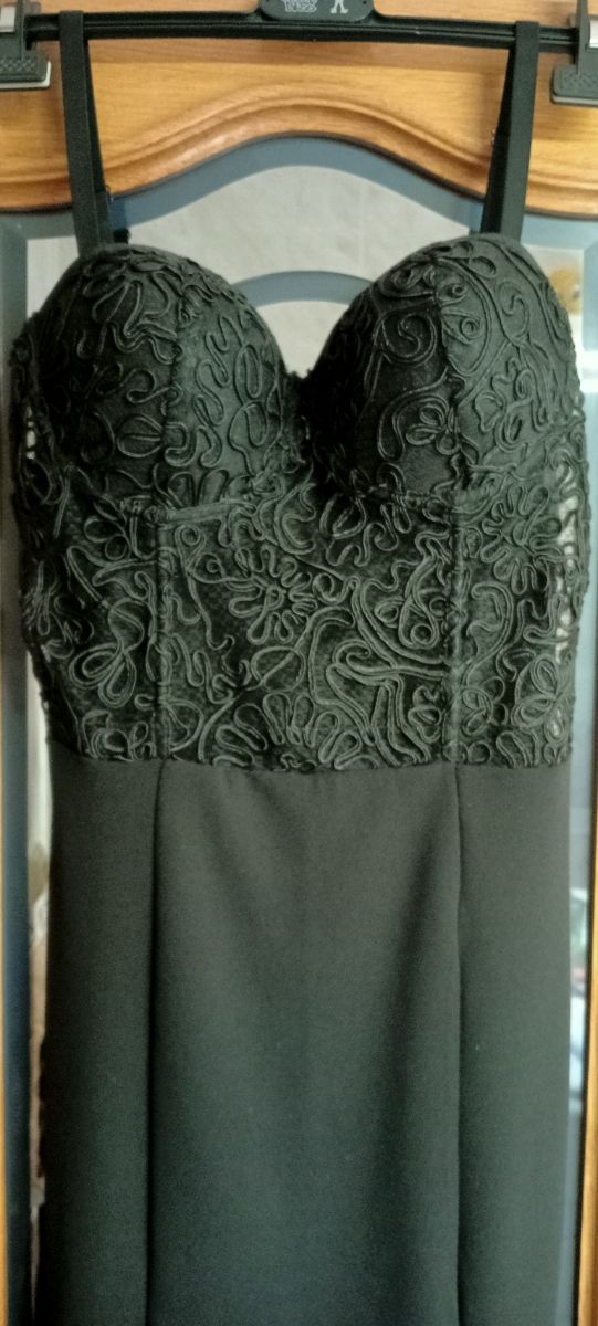 VESTIDO NEGRO DE FIESTA.