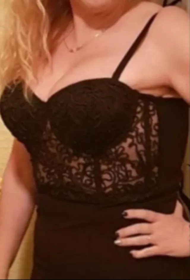 VESTIDO NEGRO DE FIESTA.