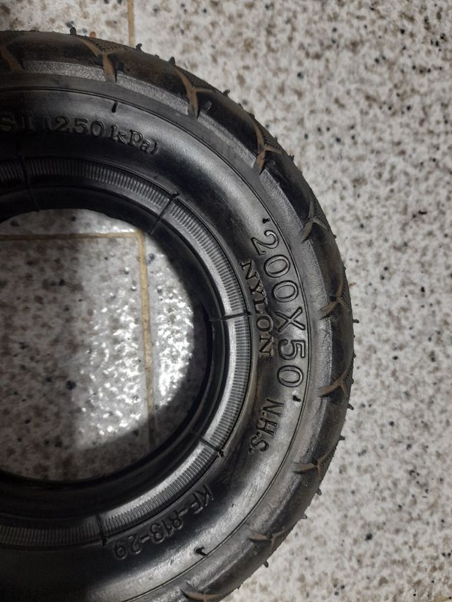2 Neumáticos medida 200x50 + 2 Cámaras