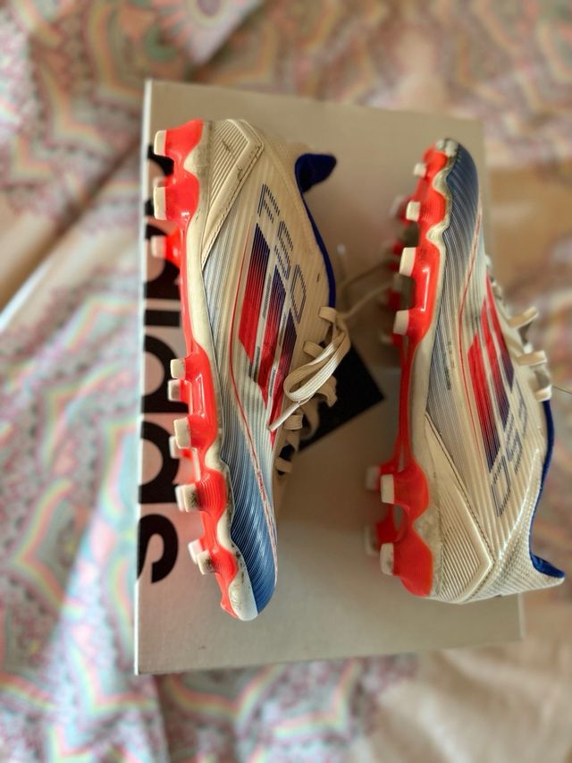 Botas fútbol Adidas, f50 dos usos!!!