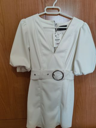 Vestido Zara polipiel blanco XS con etiquetas