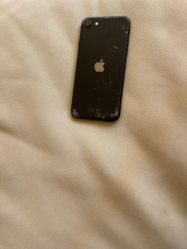 iPhone SE negro