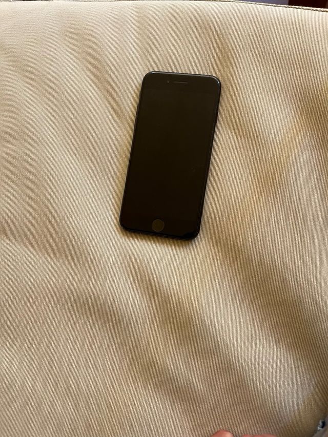 iPhone SE negro