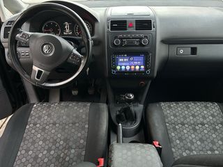 Volkswagen Touran 2011
