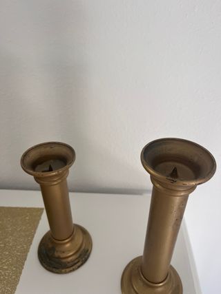 2 Candelabros dorados metal