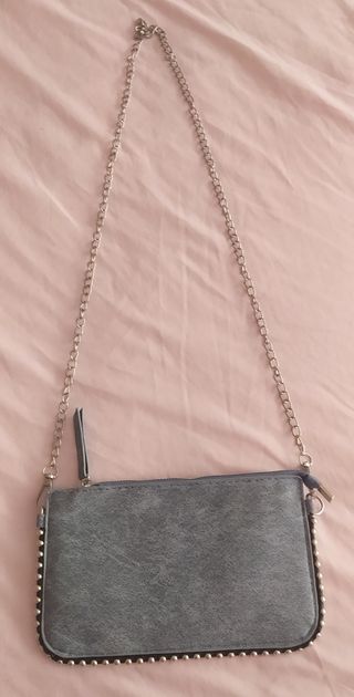 Bolso cartera azul con detalles metalizados 