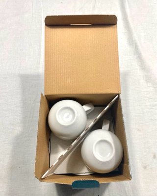 Juego 2 tazas café porcelana blanca con platos