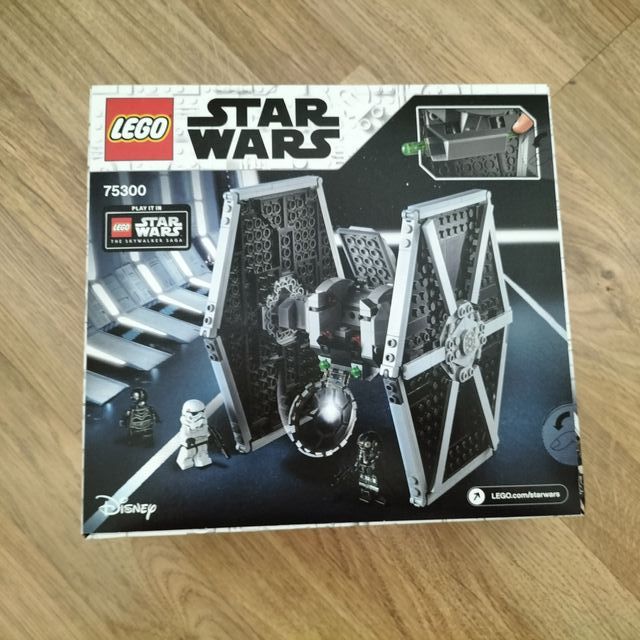 LEGO Star Wars Caza TIE 75300