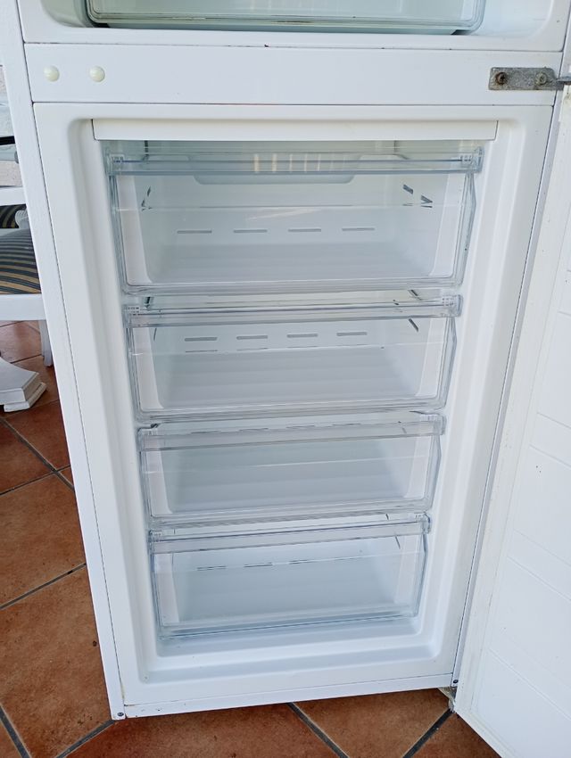 Nevera Corbero blanca