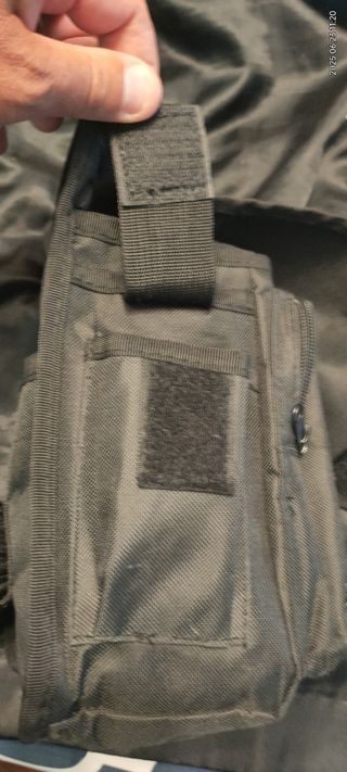 Marsupio nero da gamba multitasche con velcro