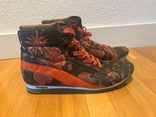 Botas Desigual rojas y negras
