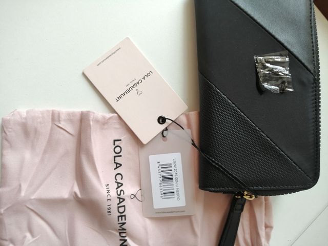 Cartera Lola Casademunt negra