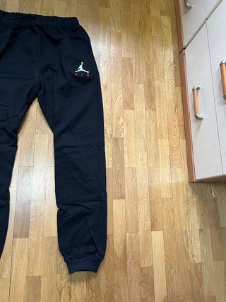 Conjunto Jordan negro: Sudadera y Pantalones
