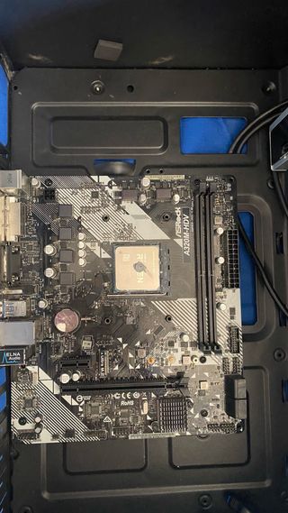 Torre PC: CPU ryzen 3600, scheda madre asrock A320