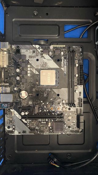 Torre PC: CPU ryzen 3600, scheda madre asrock A320