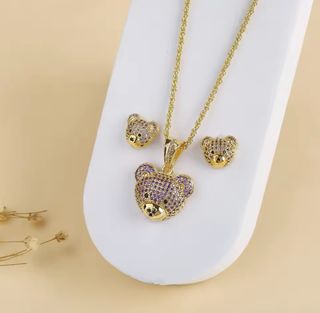 Conjunto collar y pendientes oso varios colores