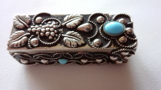 FUNDA METALICA PINTALABIOS (Precio no negociable)