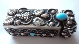 FUNDA METALICA PINTALABIOS (Precio no negociable)