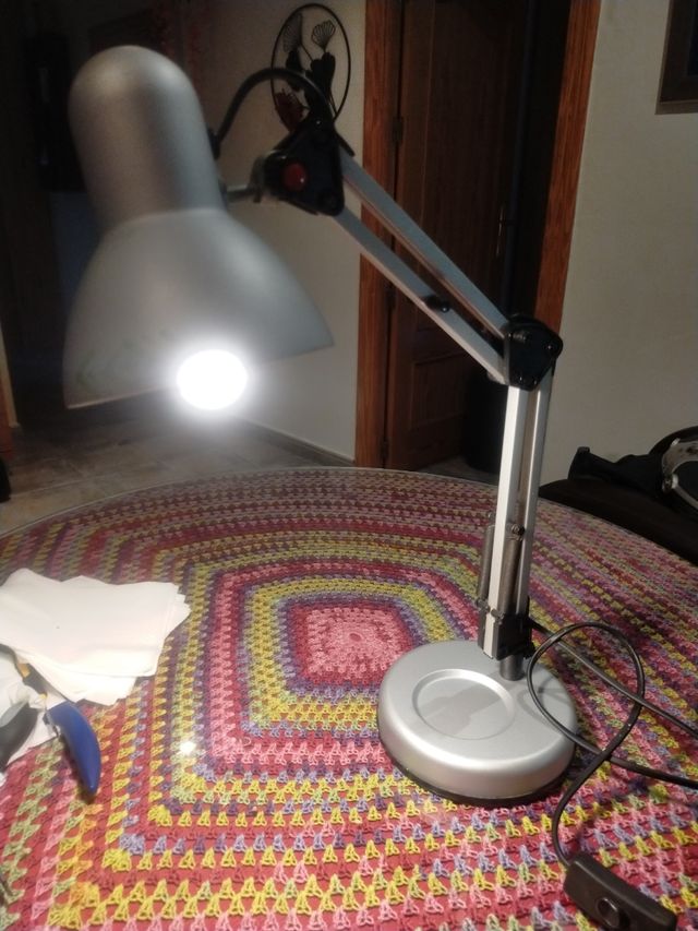 Lámpara flexo vintage gris