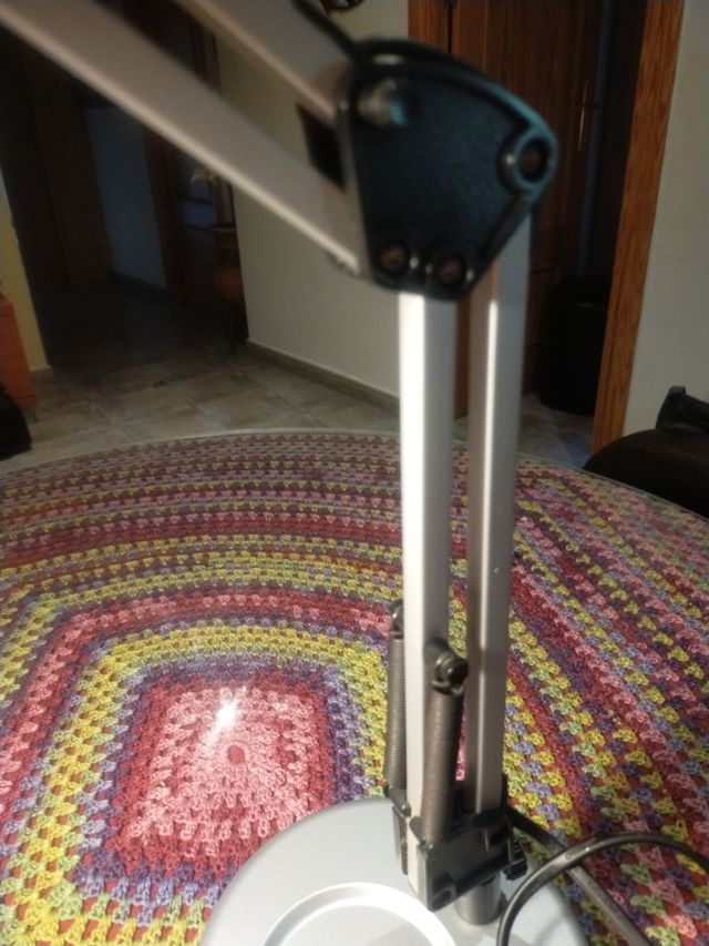 Lámpara flexo vintage gris