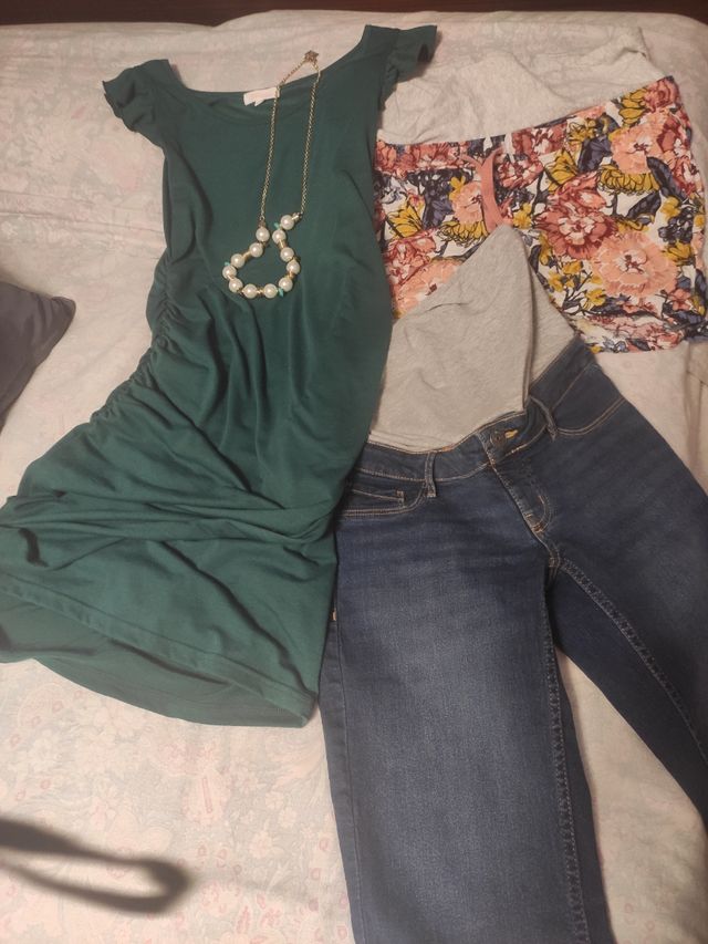 Ropa premamá: Vestido M y pantalones talla 36.