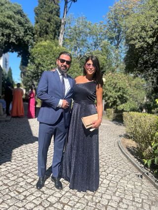 Vestido asimétrico azul marino. Un solo
uso. 