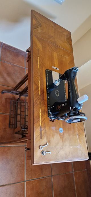 Máquina coser Alfa Antigua