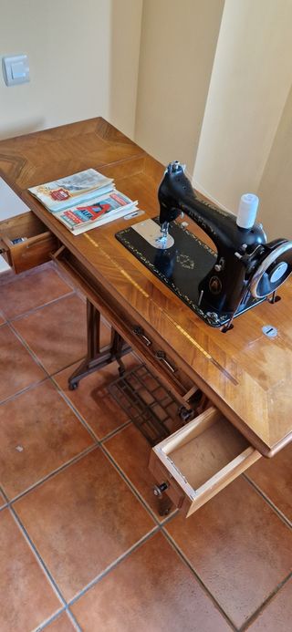 Máquina coser Alfa Antigua