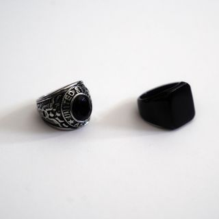 2 Anillos: Plateado y Negro