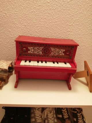 Piano año 1957 fallan tres teclas