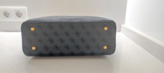 Bolso Guess negro mujer