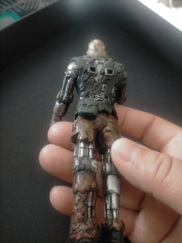 Figura Terminator T-800