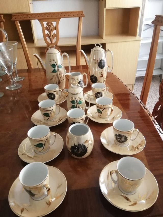 Juego café porcelana + cristalería antigua