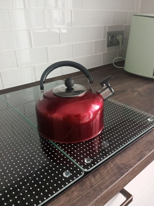 Hervidor rojo - Acero inoxidable