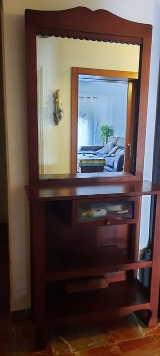 Mueble recibidor madera marrón